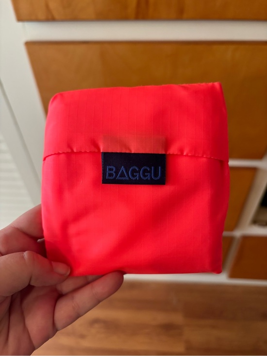 BAGGU Handbags - BAGGU Compact Foldable Tote - Neon Coral Pink